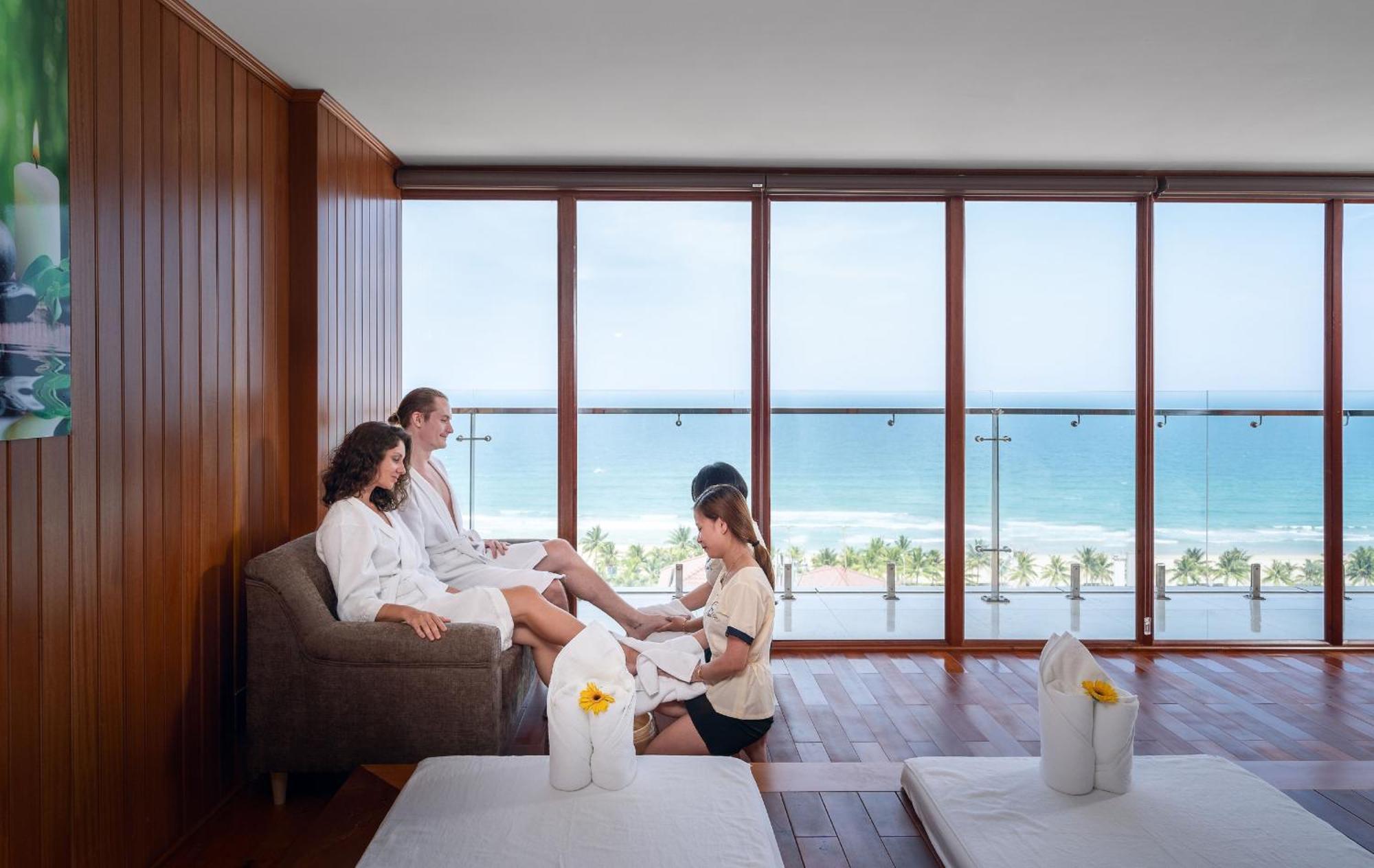 Sunny Ocean Hotel & Spa Дананг Екстериор снимка